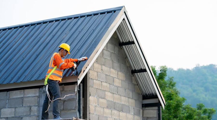 Professional gutter cleaning in Clay Center, OH